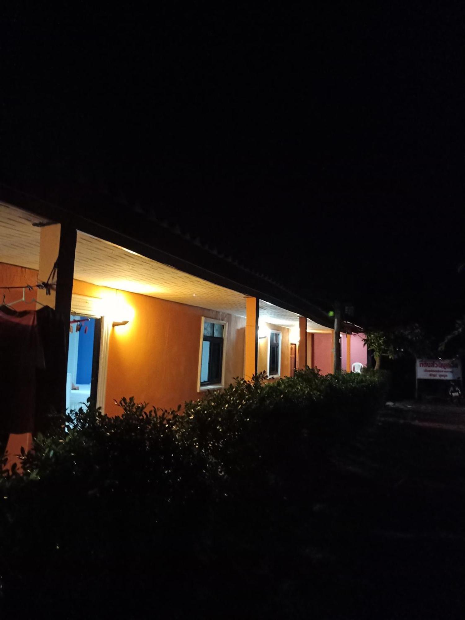 Prukrom Lanta Guesthouse Koh Lanta Quarto foto
