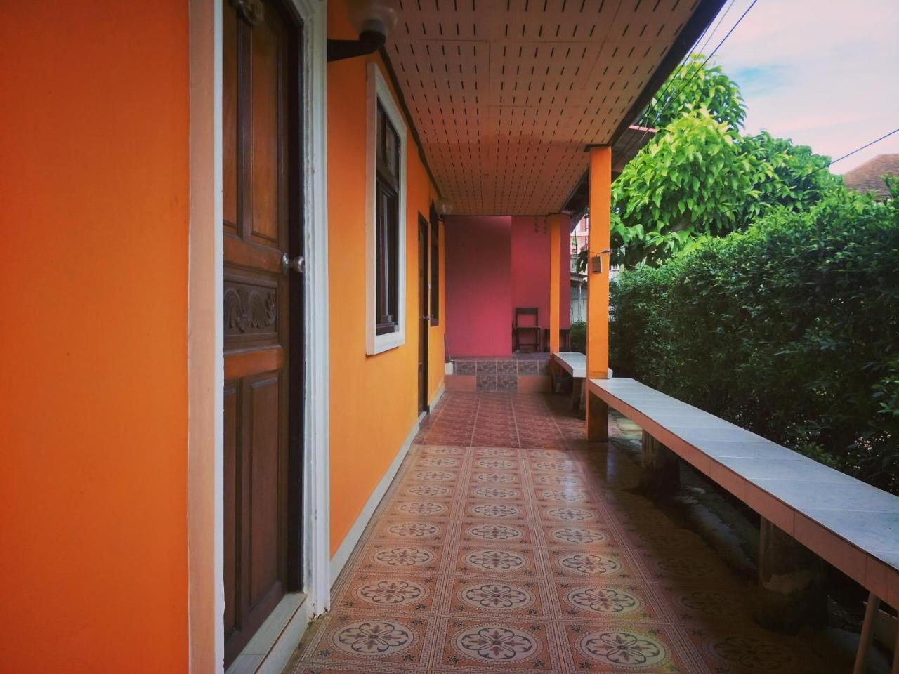 Prukrom Lanta Guesthouse Koh Lanta Exterior foto